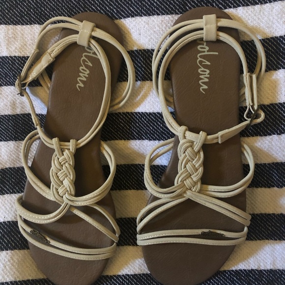 Volvimos sandal - Picture 1 of 4